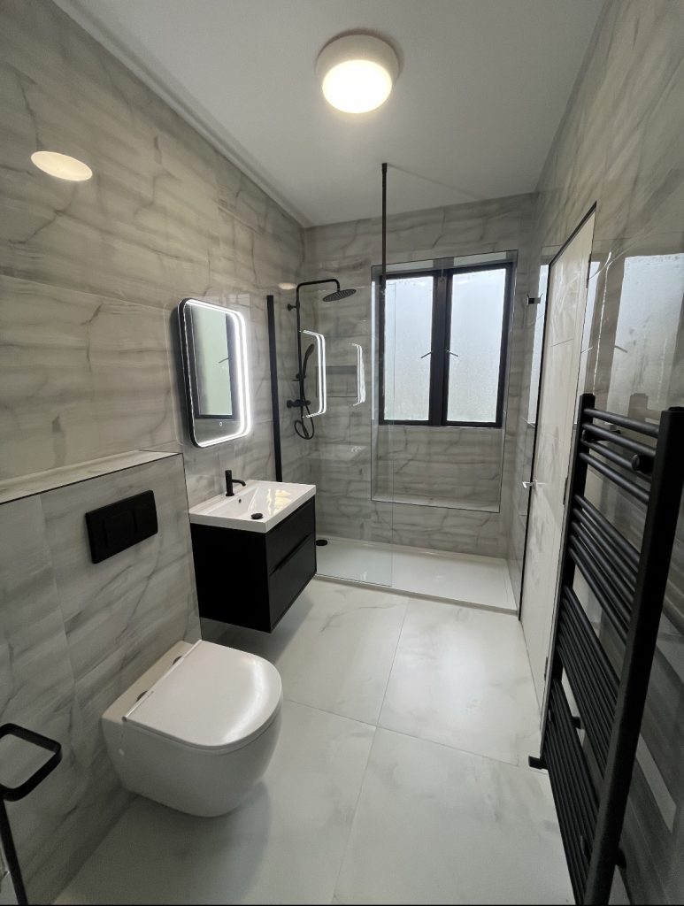 Bright Modern Bathroom
